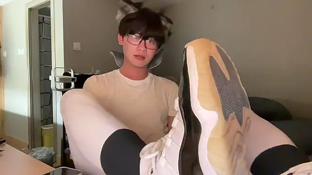 iambennet online show from December 15, 1:04 pm