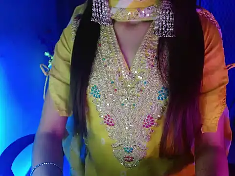 Snapshot of Roiseeee chatting on March 11, 5:13 am Roiseeee online show from March 11, 5:13 am