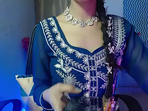 Snapshot of Roiseeee chatting on March 14, 5:13 am Roiseeee online show from March 14, 5:13 am