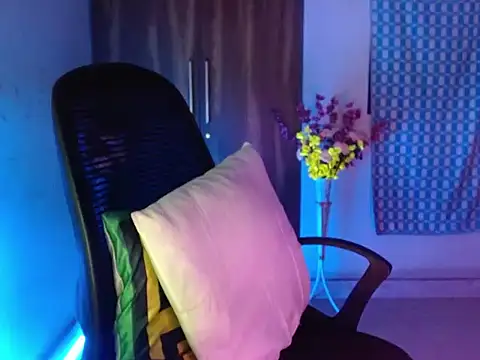 Snapshot of Roiseeee chatting on March 27, 5:46 am Roiseeee online show from March 27, 5:46 am