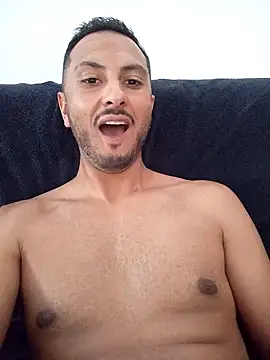 Snapshot of chocoman3 chatting on November 3, 10:38 am chocoman3 online show from November 3, 10:38 am