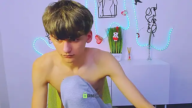 Snapshot of rico_steel chatting on February 17, 9:32 pm rico steel online show from February 17, 9:32 pm