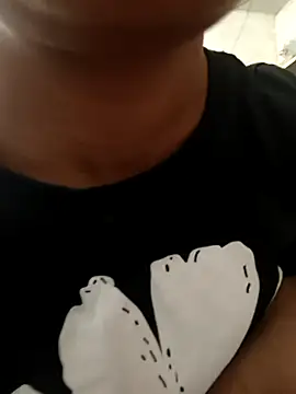 anshika0124 online show from November 14, 5:17 am