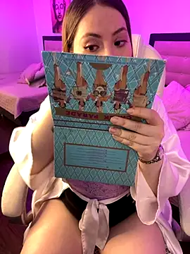 kattee adams online show from November 29, 8:12 pm