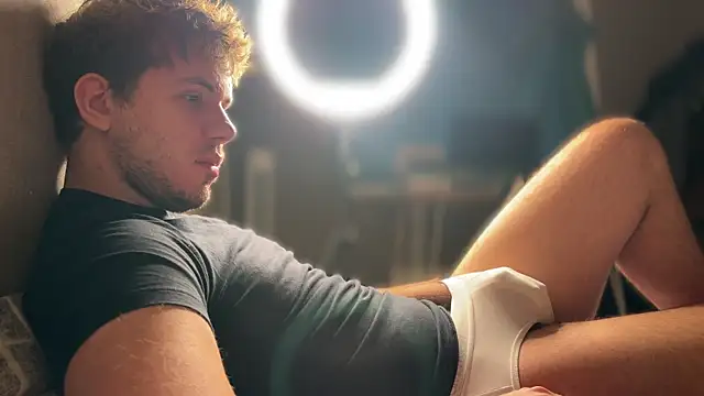 Snapshot of mynameischris chatting on October 20, 9:54 am mynameischris online show from October 20, 9:54 am