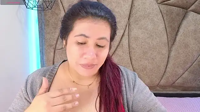 Snapshot of Addyy_02 chatting on February 14, 1:24 am Addyy 02 online show from February 14, 1:24 am