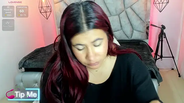 Snapshot of Addyy_02 chatting on June 5, 4:02 pm Addyy 02 online show from June 5, 4:02 pm