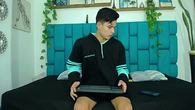 Brian hot online show from November 1, 7:49 pm