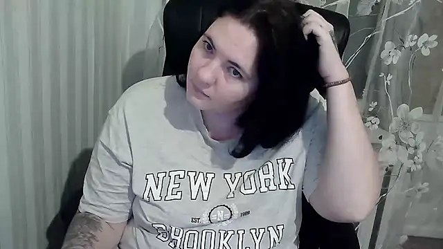 Snapshot of XLisaBlueXs_ chatting on October 12, 7:46 pm XLisaBlueXs online show from October 12, 7:46 pm