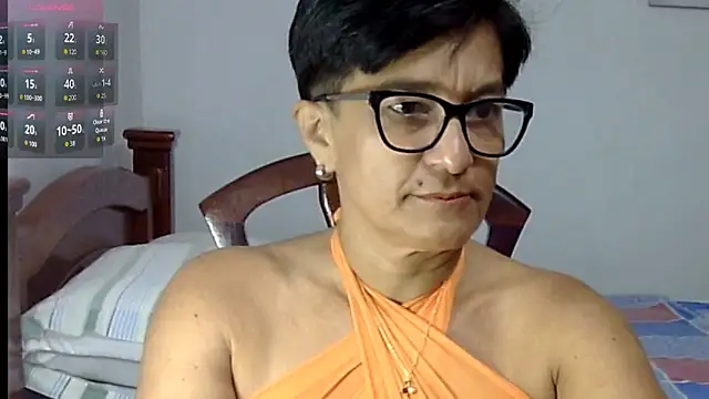 Snapshot of LunaLUVX chatting on October 20, 6:08 pm LunaLUVX online show from October 20, 6:08 pm