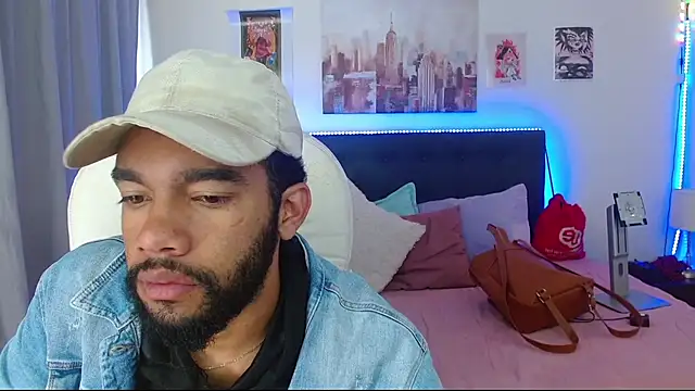 andresnoir  online show from December 22, 1:52 pm