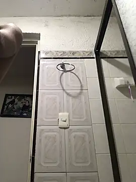 andresnoir  online show from January 11, 1:16 pm