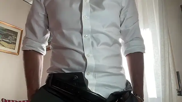 Snapshot of MarioDragon101_ chatting on October 15, 1:22 pm MarioDragon101  online show from October 15, 1:22 pm