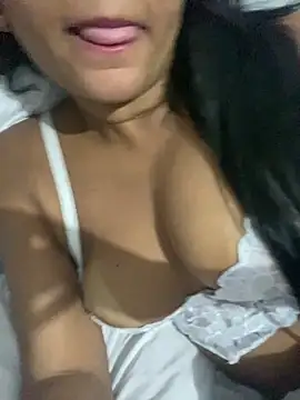 Brunamorenago online show from May 27, 9:56 pm