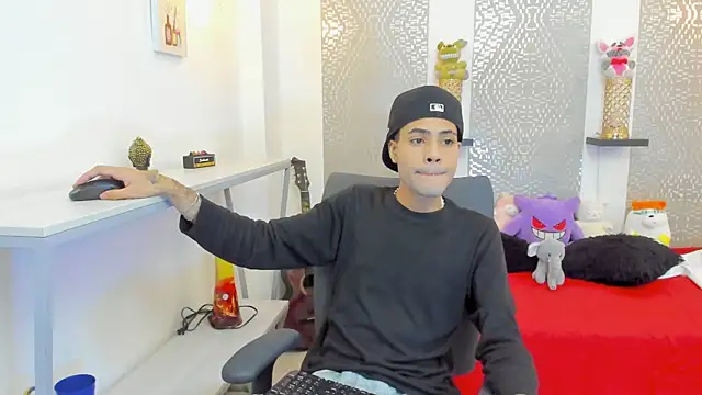 JacobBlackwell  online show from December 4, 7:44 pm