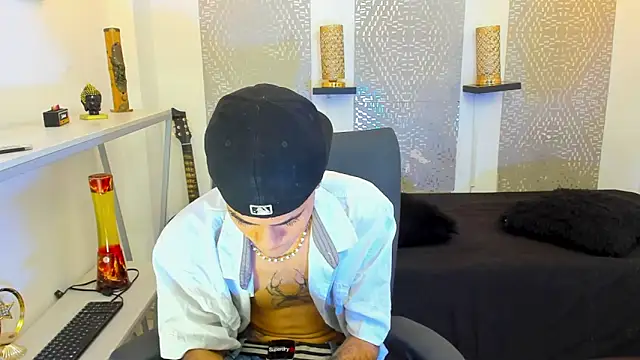 JacobBlackwell  online show from December 20, 7:32 pm