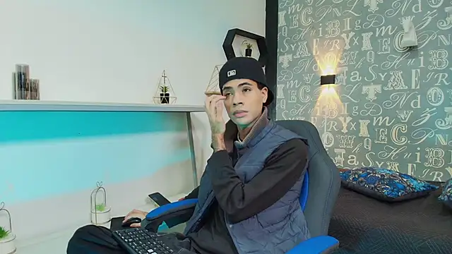 JacobBlackwell  online show from January 8, 7:38 pm