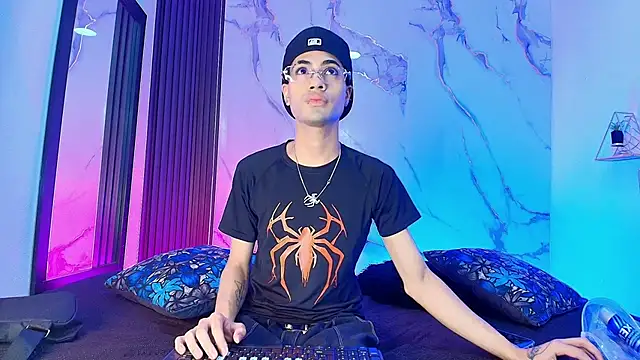 Snapshot of JacobBlackwell_ chatting on February 8, 3:32 am JacobBlackwell online show from February 8, 3:32 am