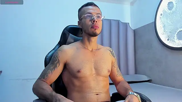 Rurik Jones online show from November 4, 12:15 pm