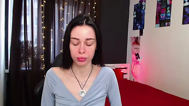 Snapshot of ariel_is_on_vacation chatting on October 17, 10:07 am ariel is on vacation online show from October 17, 10:07 am
