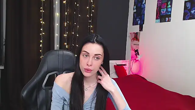 Snapshot of ariel_is_on_vacation chatting on October 18, 4:41 pm ariel is on vacation online show from October 18, 4:41 pm