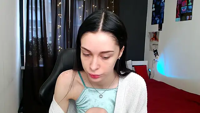 Snapshot of ariel_is_on_vacation chatting on October 23, 9:08 am ariel is on vacation online show from October 23, 9:08 am