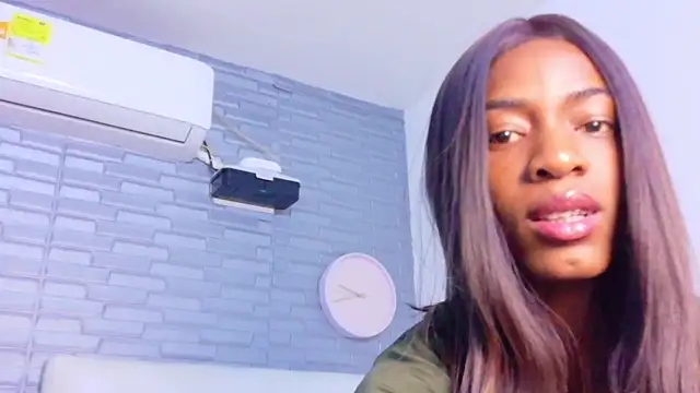 Snapshot of Hungry_pussy18 chatting on October 27, 1:48 pm Hungry pussy18 online show from October 27, 1:48 pm