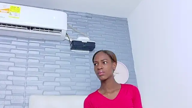 Snapshot of Hungry_pussy18 chatting on December 18, 2:01 pm Hungry pussy18 online show from December 18, 2:01 pm