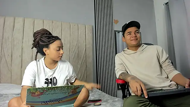 Snapshot of dante_and_kiara chatting on February 24, 9:13 pm dante and kiara online show from February 24, 9:13 pm