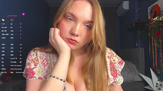 Snapshot of RebeccaEglitis chatting on April 22, 5:25 pm RebeccaEglitis online show from April 22, 5:25 pm