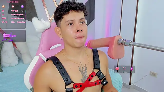 Snapshot of Daniel_Suarez18 chatting on October 28, 1:42 am Daniel Suarez18 online show from October 28, 1:42 am