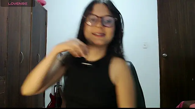 Snapshot of CarlaLorez chatting on May 7, 11:54 pm CarlaLorez online show from May 7, 11:54 pm