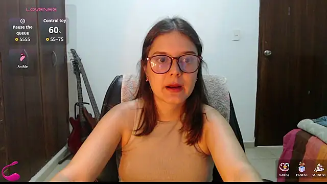 Snapshot of CarlaLorez chatting on May 21, 9:22 pm CarlaLorez online show from May 21, 9:22 pm