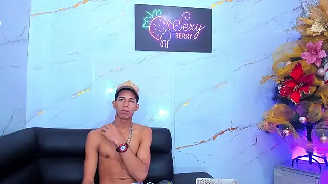 Little nicoll online show from December 4, 10:51 pm