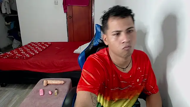 Raphael LatinBoy online show from October 8, 2:53 am