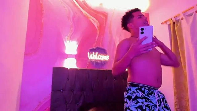 Raphael LatinBoy online show from October 12, 3:27 am