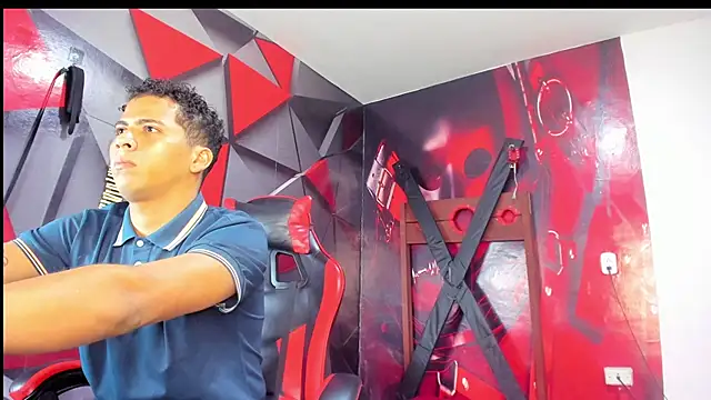 Raphael LatinBoy online show from October 19, 3:07 am