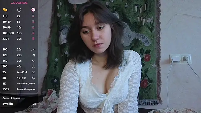Snapshot of MiaLovelyOne chatting on May 21, 1:07 pm MiaLovelyOne online show from May 21, 1:07 pm