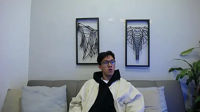 Austin Reeds online show from October 20, 3:45 pm