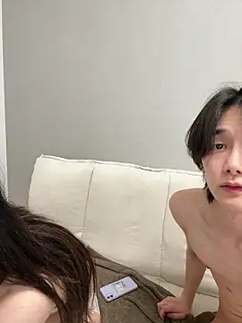 Snapshot of RAITO_ST chatting on April 15, 11:27 pm RAITO ST online show from April 15, 11:27 pm