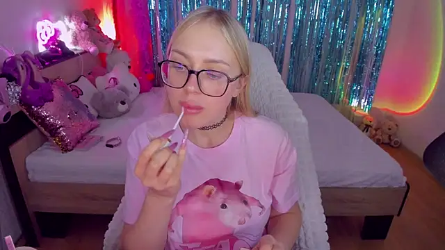 CeaneLino online show from October 28, 7:38 pm