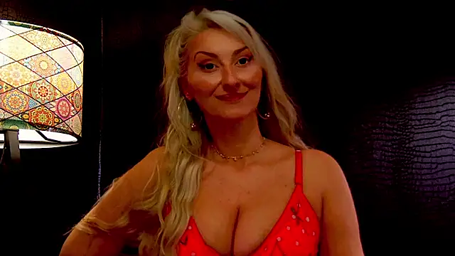 LeticiaReys online show from December 3, 1:02 am