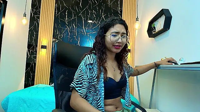 Snapshot of SamanthaFox_8 chatting on February 7, 11:14 am SamanthaFox 8 online show from February 7, 11:14 am