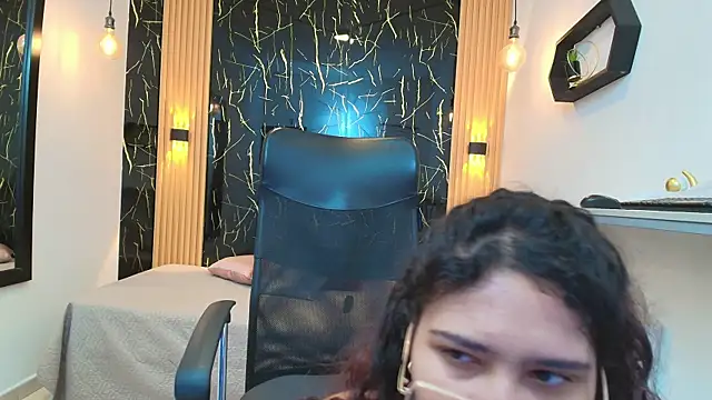 Snapshot of SamanthaFox_8 chatting on February 13, 11:06 am SamanthaFox 8 online show from February 13, 11:06 am