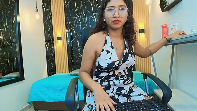 Snapshot of SamanthaFox_8 chatting on March 7, 11:51 am SamanthaFox 8 online show from March 7, 11:51 am