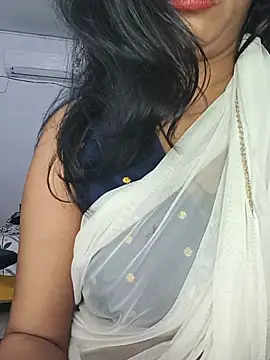 Snapshot of Janu-hasena chatting on July 18, 10:24 pm Janu-hasena online show from July 18, 10:24 pm