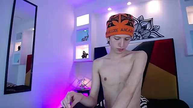 Emo Boy  online show from January 13, 8:41 am