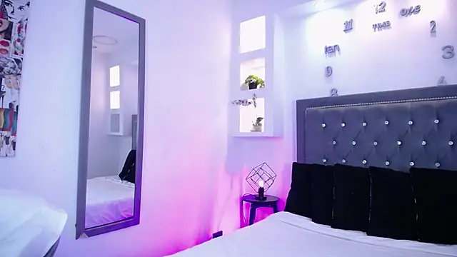 Snapshot of Emo_Boy_ chatting on January 18, 8:23 pm Emo Boy online show from January 18, 8:23 pm