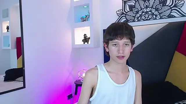 Snapshot of Emo_Boy_ chatting on February 3, 3:26 am Emo Boy online show from February 3, 3:26 am