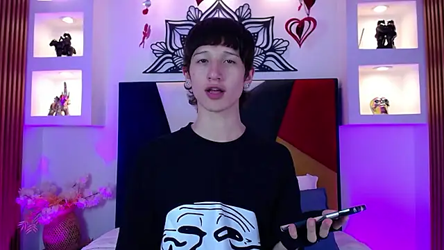 Snapshot of Emo_Boy_ chatting on February 14, 8:05 pm Emo Boy online show from February 14, 8:05 pm